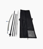 Kit de support de bannière comprenant des tiges et un sac de transport noir avec une poche en filet.