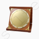 Trophée en Bois avec Plaque Circulaire Aluminium Sublimable & Finition Or